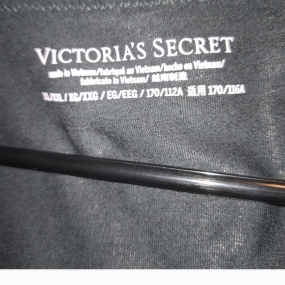 Victoria's Secret Lace Robe - Picture 6 of 6